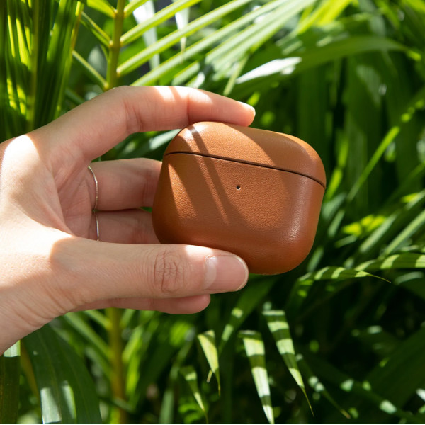 Кожанный чехол для наушников Native Union Leather Case for Airpods 3rd Gen, Tan (APCSE-LTHR-BRN-V2)