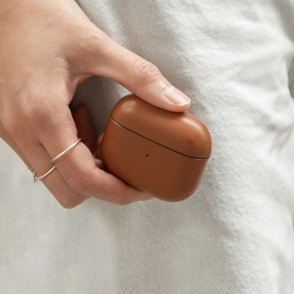 Кожанный чехол для наушников Native Union Leather Case for Airpods 3rd Gen, Tan (APCSE-LTHR-BRN-V2)