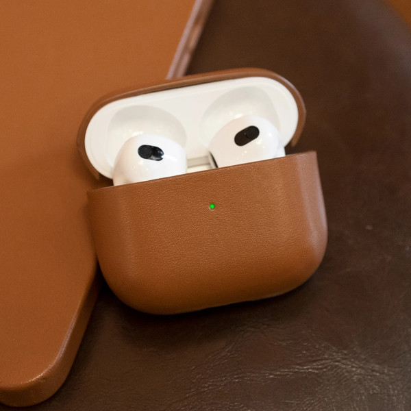 Кожанный чехол для наушников Native Union Leather Case for Airpods 3rd Gen, Tan (APCSE-LTHR-BRN-V2)