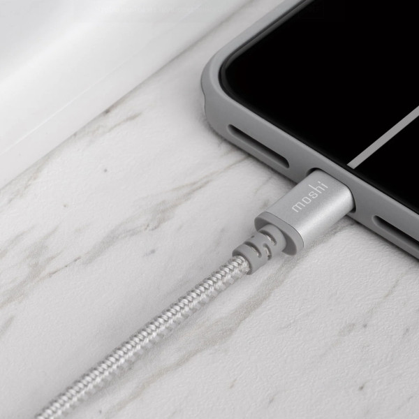 Кабель синхронизации Moshi Integra™ Cable USB-C to Lightning 1.2 m, Jet Silver (99MO084105)