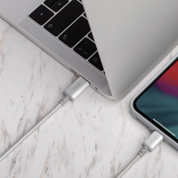 Кабель синхронизации Moshi Integra™ Cable USB-C to Lightning 1.2 m, Jet Silver (99MO084105)