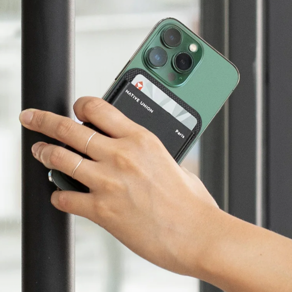 Чехол для пластиковых карт Native Union (RE) Classic Wallet Magnetic, Black (RECLA-BLK-WAL)